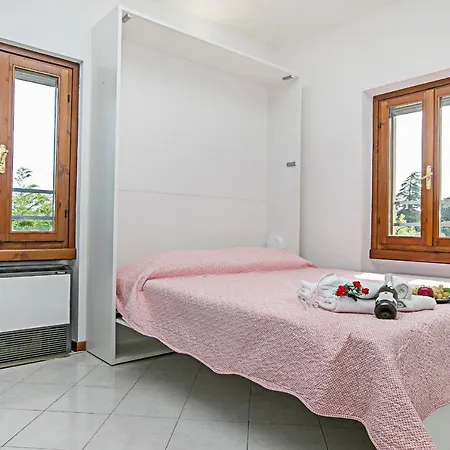 Studio Bella Rosa *